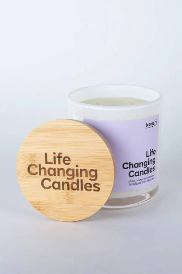Large Kenshi Candle - Frangipani & Jasmine 400g - Image 3